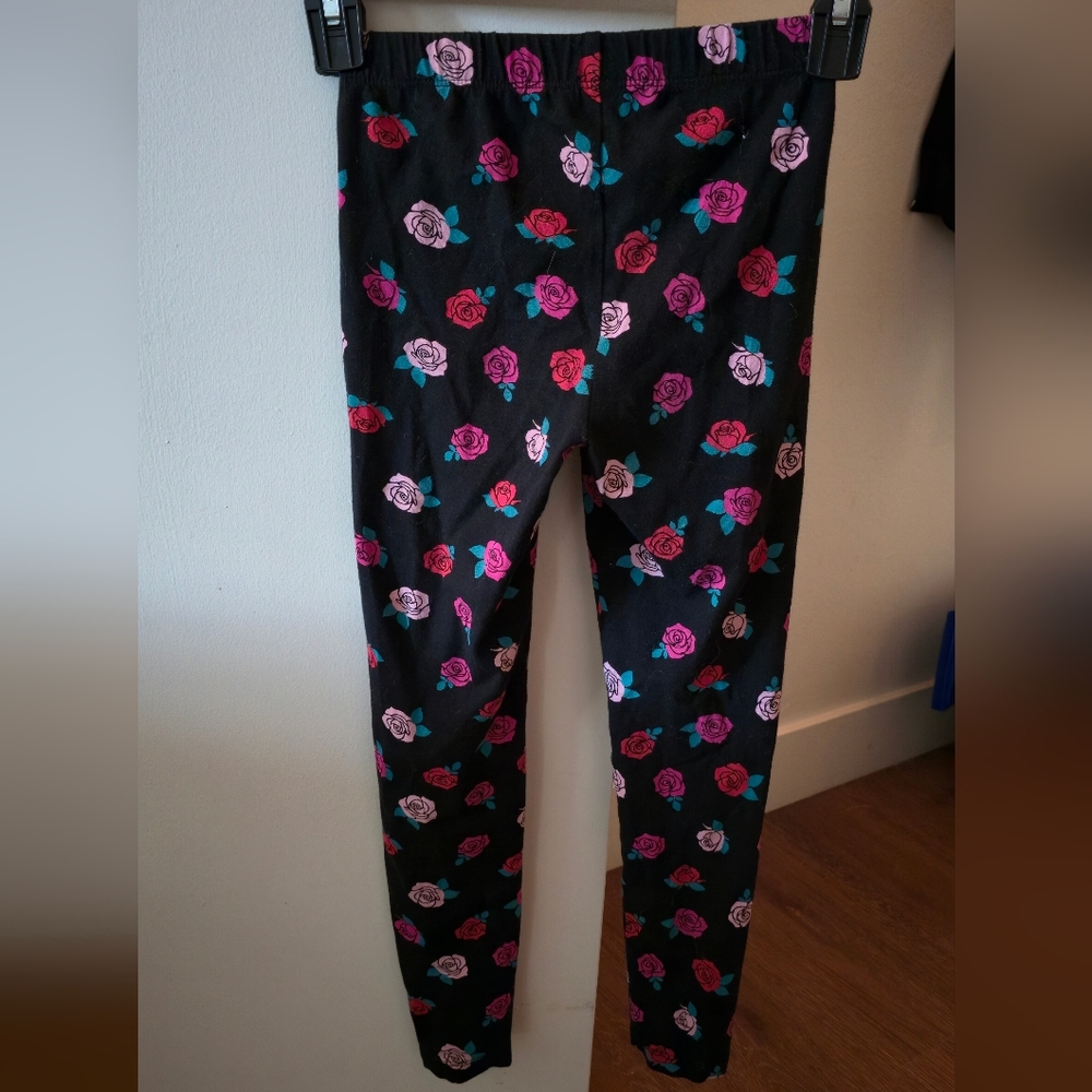 Cat & Jack Girls Leggings Size M (8) Roses Flowers Floral Black